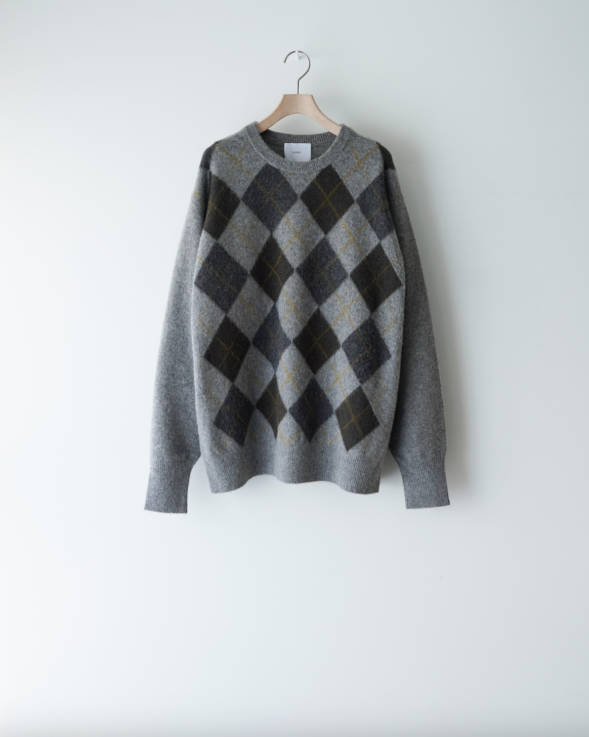 ssstein LIGHT GREY FINE WOOL ARGYLE KNIT CREW NECK LS