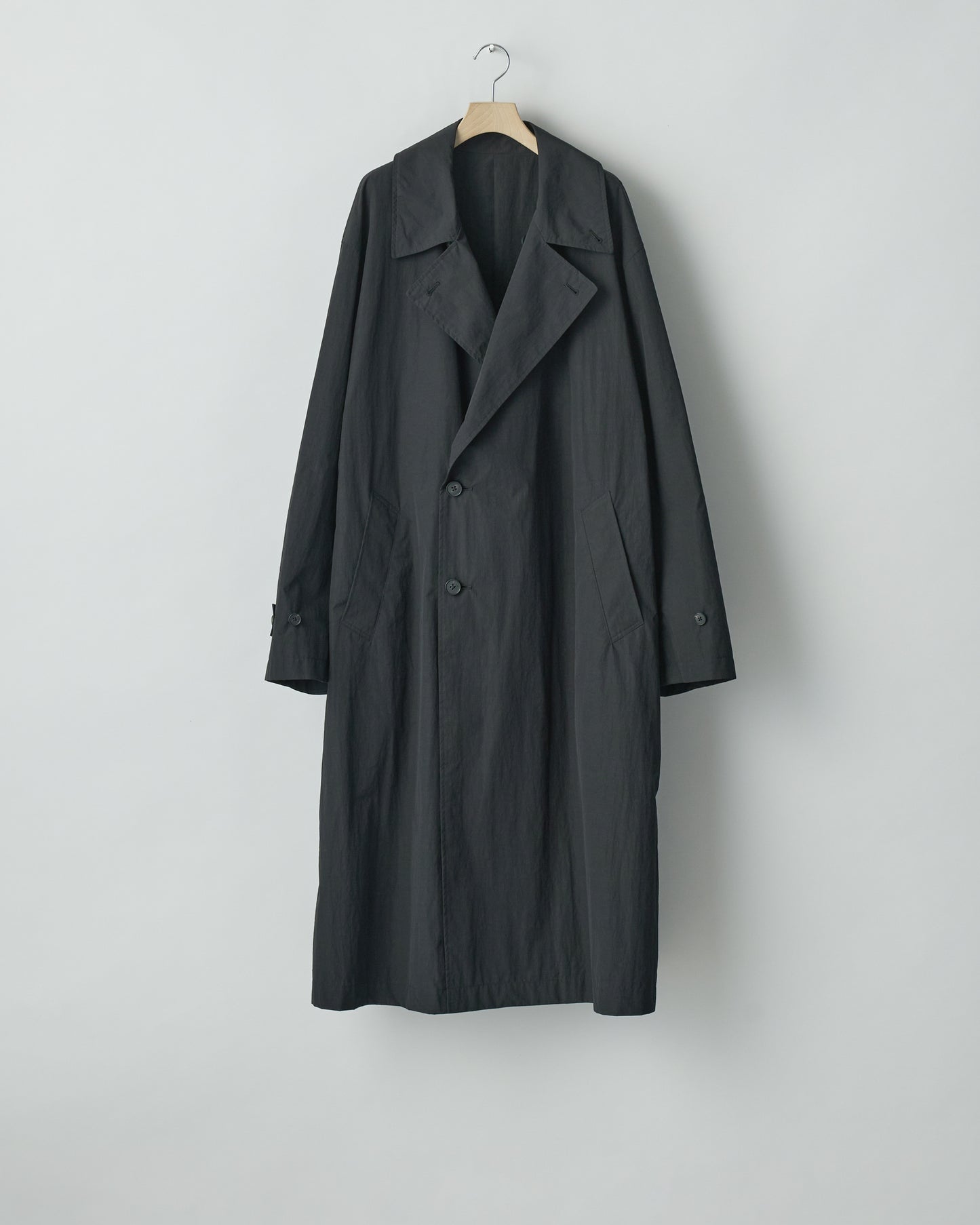 SSSTEIN BLACK WINDPROOF NYLON DOUBLEBREASTED COAT